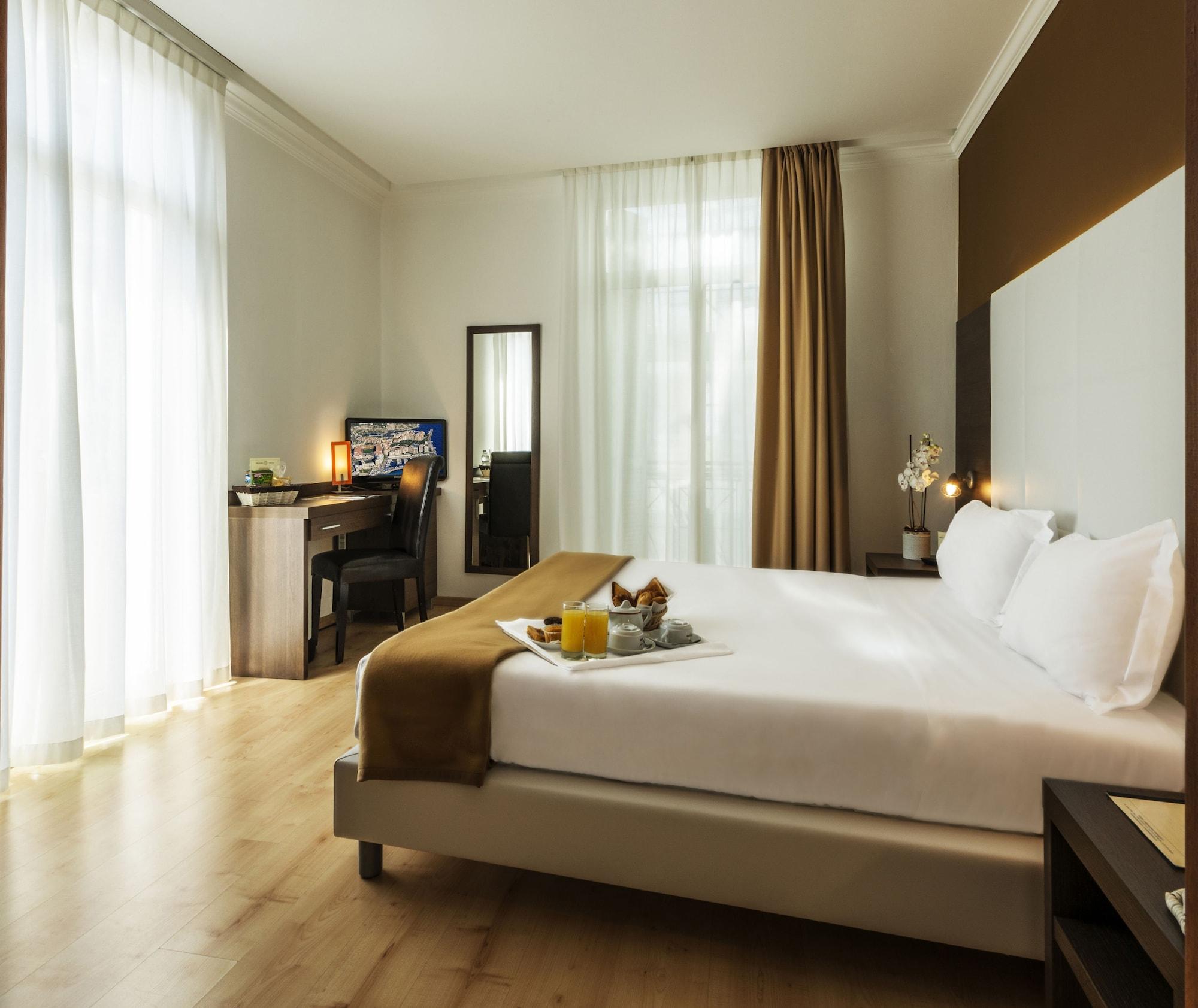Ambassador-Monaco Hotel Ngoại thất bức ảnh
