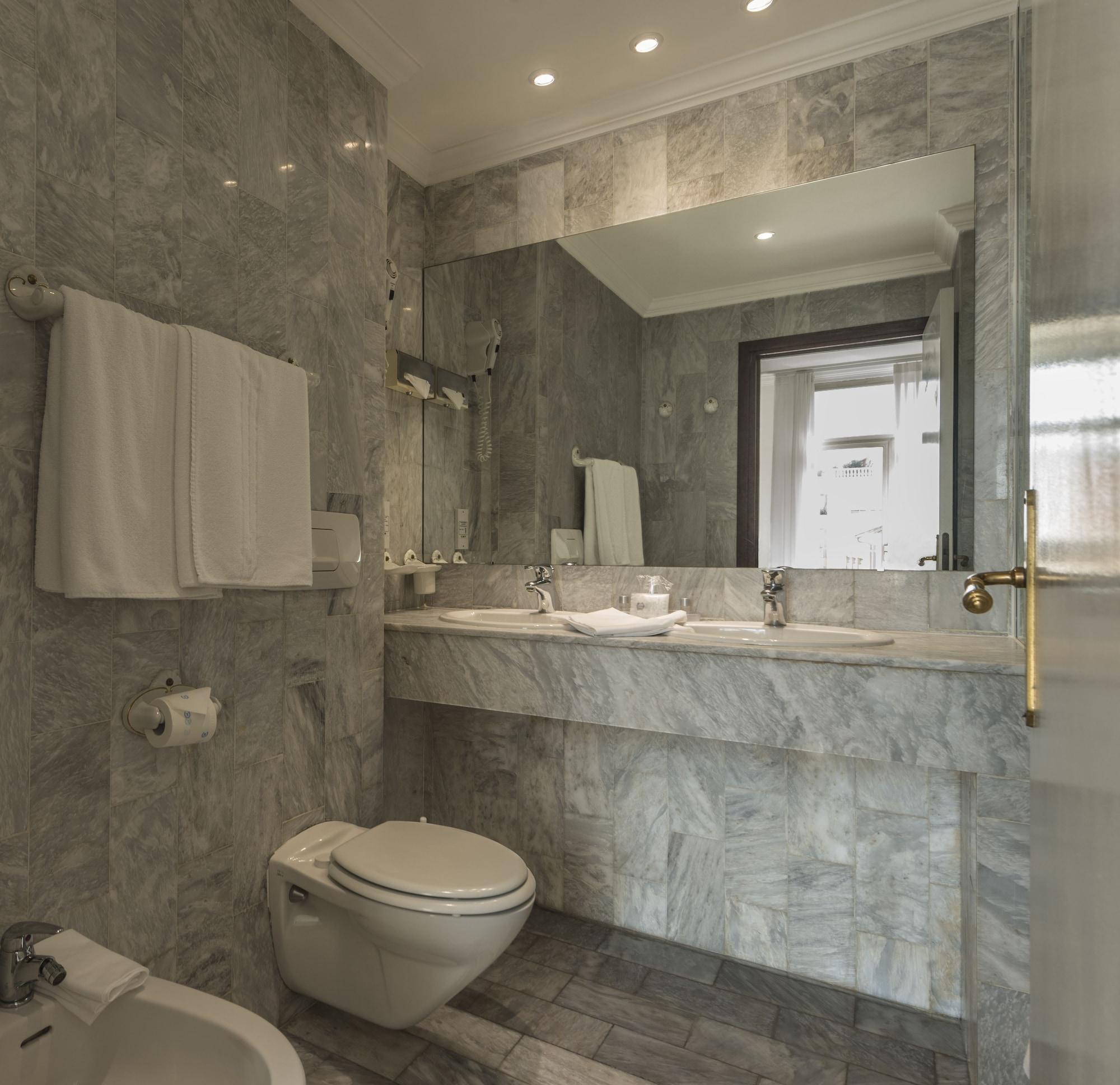 Ambassador-Monaco Hotel Ngoại thất bức ảnh