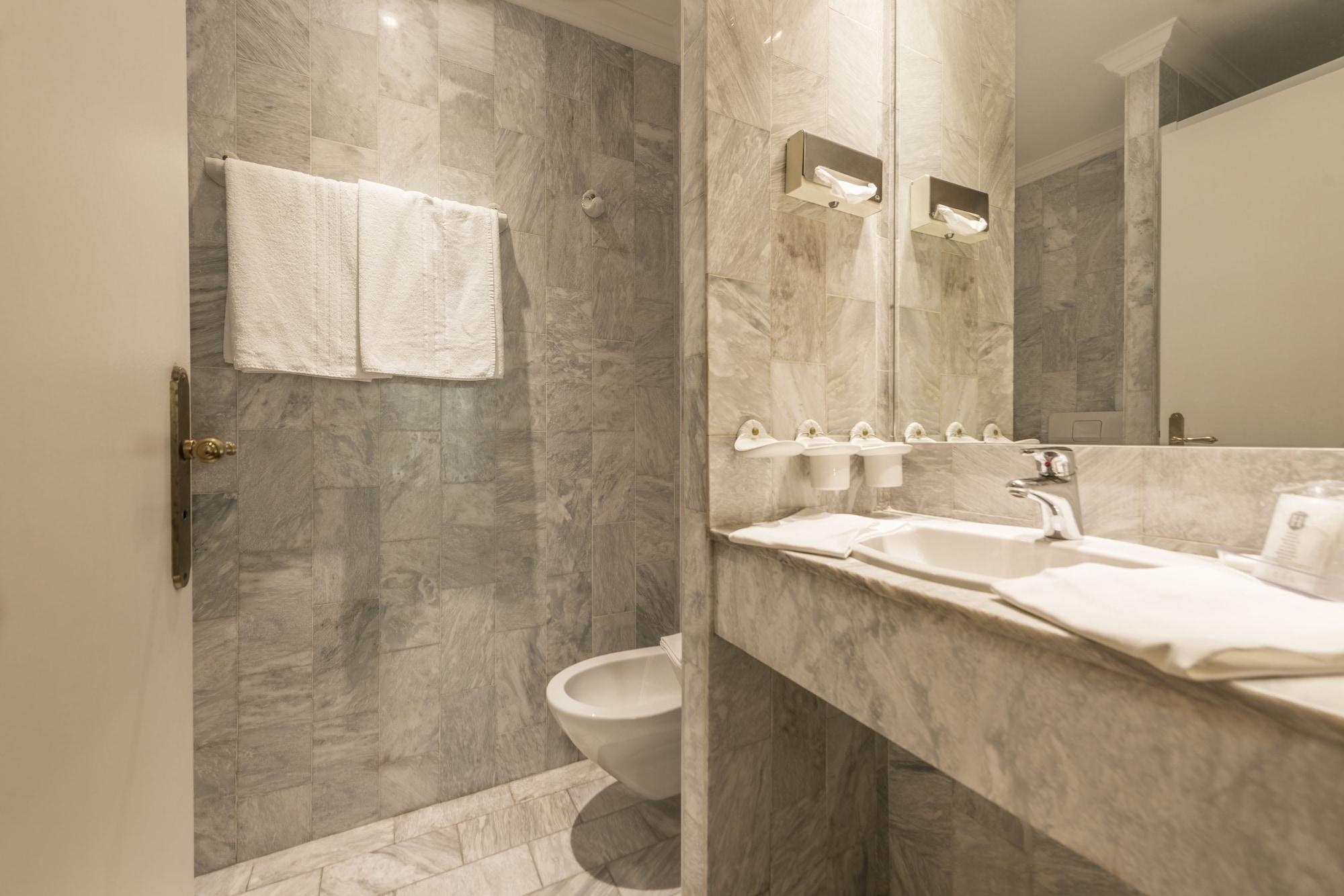 Ambassador-Monaco Hotel Ngoại thất bức ảnh