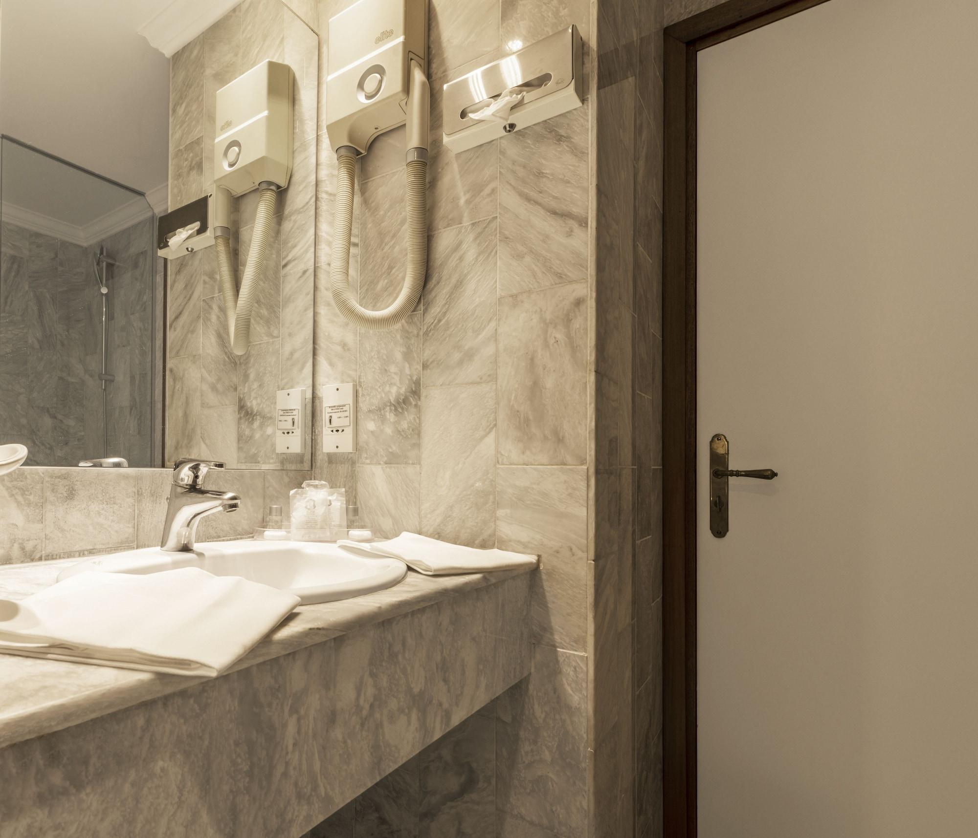 Ambassador-Monaco Hotel Ngoại thất bức ảnh