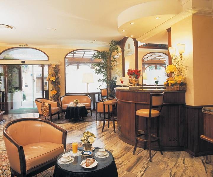 Ambassador-Monaco Hotel Ngoại thất bức ảnh