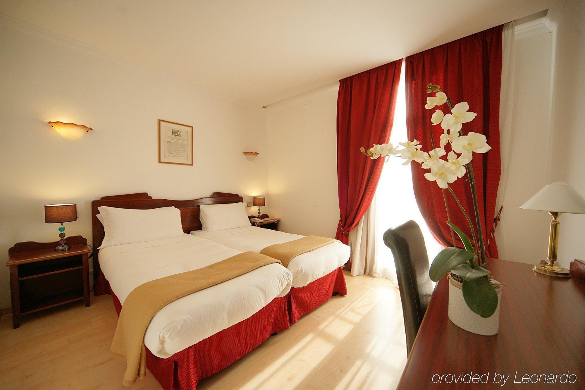 Ambassador-Monaco Hotel Ngoại thất bức ảnh